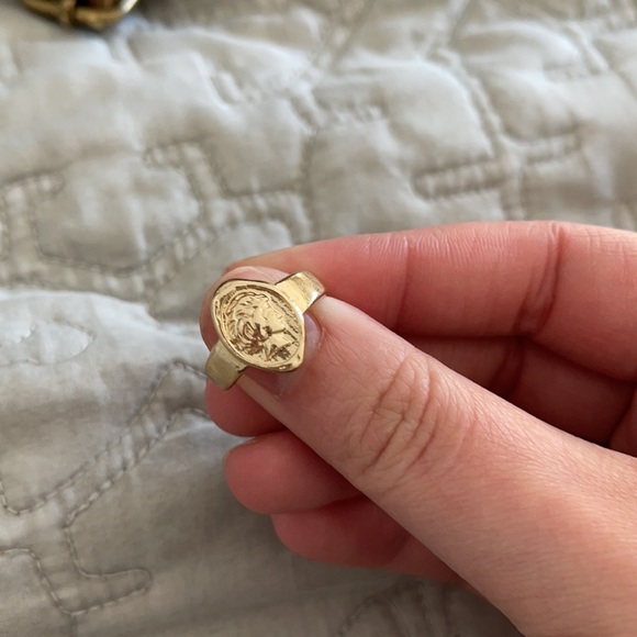 Gold ring - Picture 2 of 2